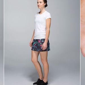 Lululemon pace setter curious jungle skirt